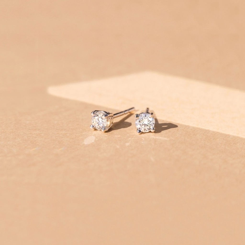 14k White Gold Diamond Stud Earrings (1/6 Ct. Tw.)